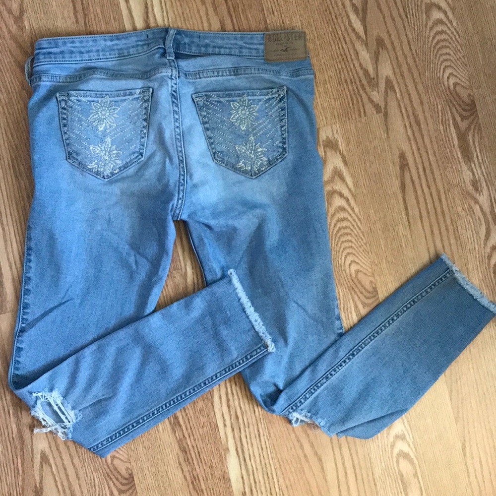 Hollister crop low-rise jeans